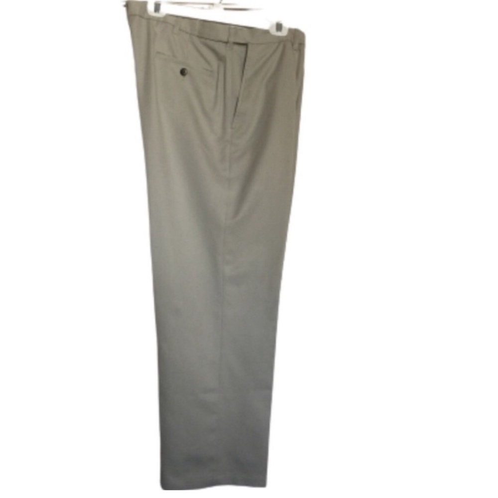 HAGGAR Pants Khaki Chino Pockets Zipper Tortoiseshell Buttons Men’s 38/30 EUC